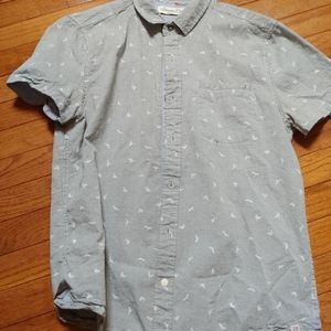 Short sleeve casual shirt